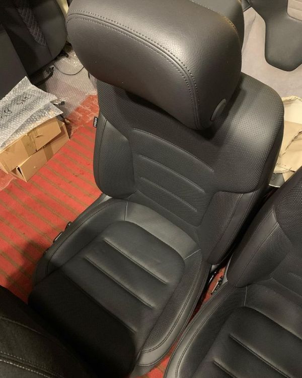 VW Touareg seats for 7P (NF/FL) 1 VW Touareg seats for 7P (NF/FL)
